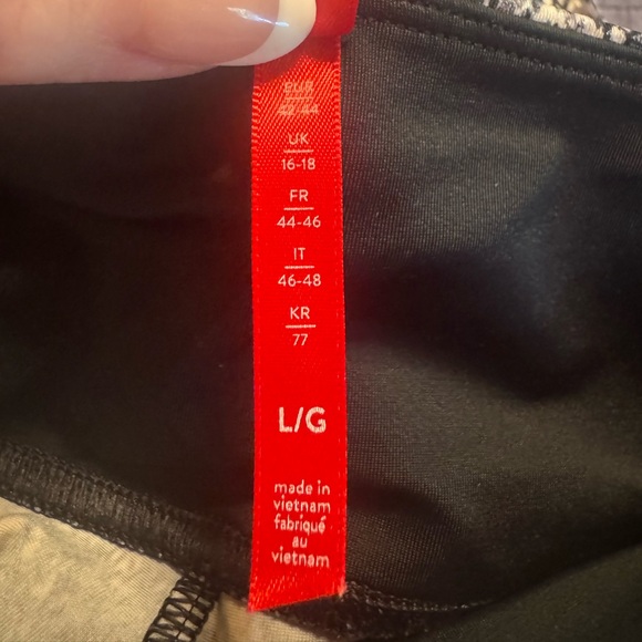 SPANX Snakeskin Print Leggings Size LG EUC - Picture 10 of 12